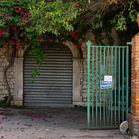 Bed and Breakfast Ciuritaormina Maison De Charme Ταορμίνα